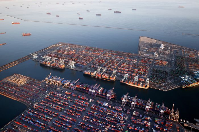 Supply-Chain-Delays-Hit-the-Stock-Market
